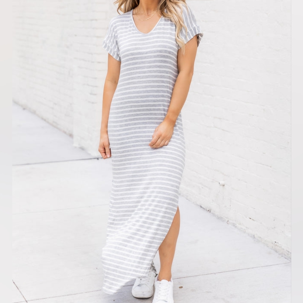 Pink Lily Set Yourself Free Grey / White Striped Maxi T-shirt d…